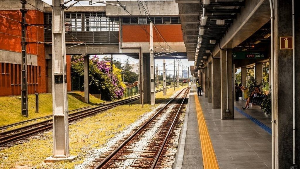 Falha De Energia Interrompe Trecho Da Linha Esmeralda Rede Noticiando