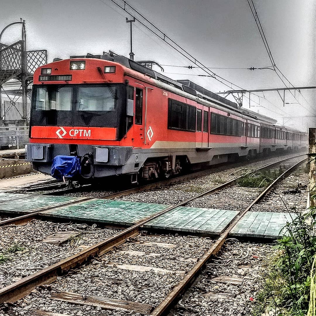 Trem série 2100 da CPTM Linha 10-Turquesa