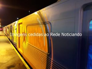 Trem vandalizado no Metrô