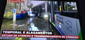 Ônibus alagado da Via Sul