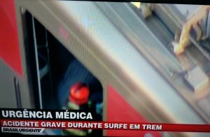 Surfista de trem na CPTM