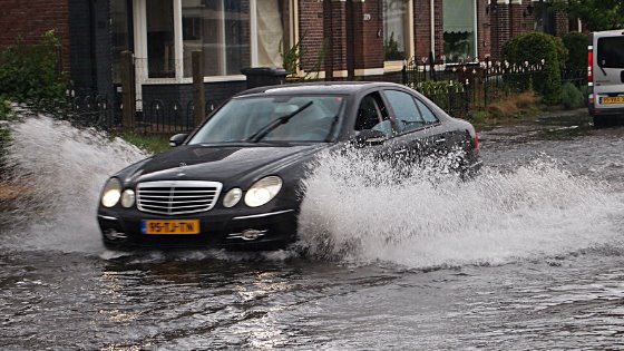 carro na enchente
