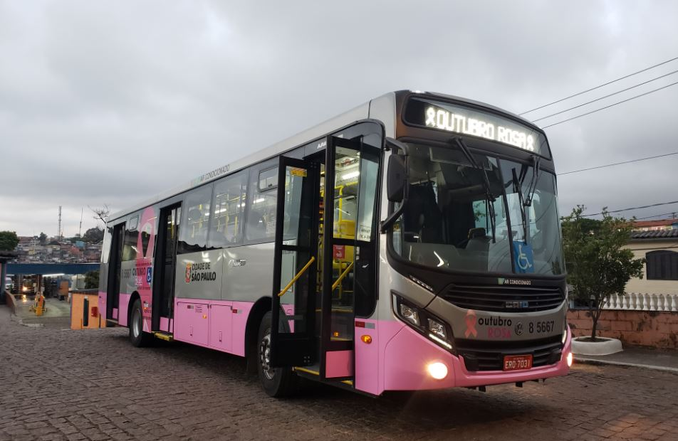 Ônibus rosa