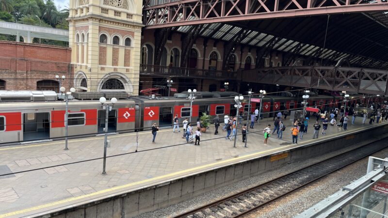 Governo de São Paulo avalia possível aumento na tarifa de trem e metrô em 2025