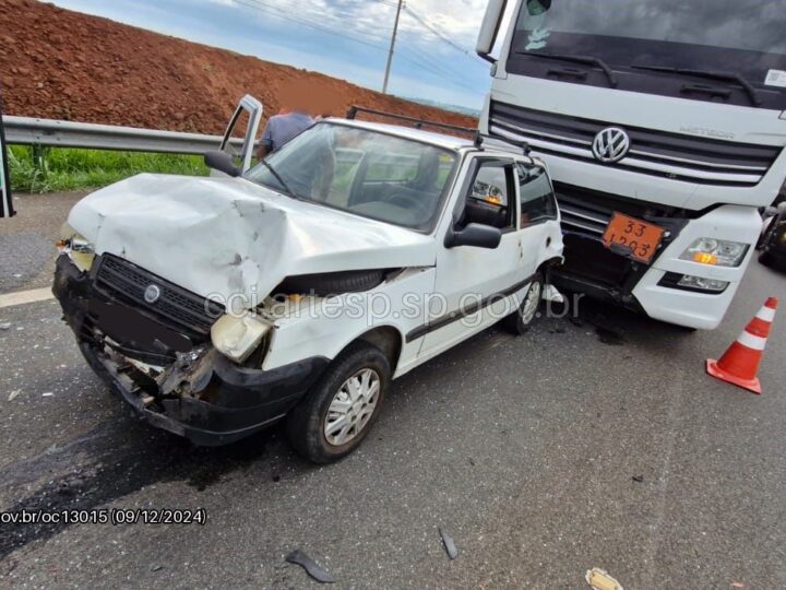 Engavetamento com carreta causa congestionamento de 2 km na Rodovia Zeferino Vaz em Campinas