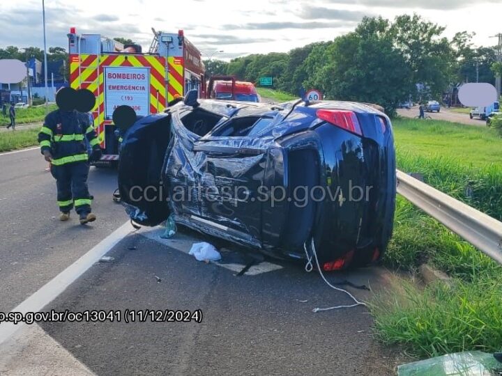 Capotamento de automóvel bloqueia rodovia SP-294 em Dracena; motorista está hospitalizado