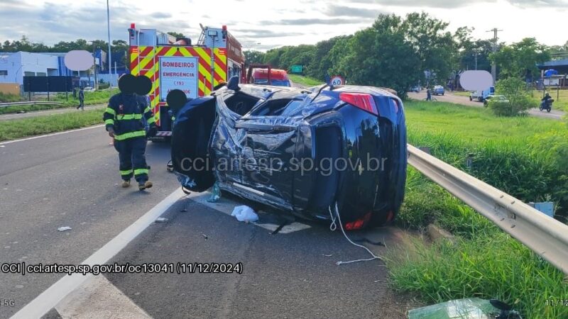 Capotamento de automóvel bloqueia rodovia SP-294 em Dracena; motorista está hospitalizado