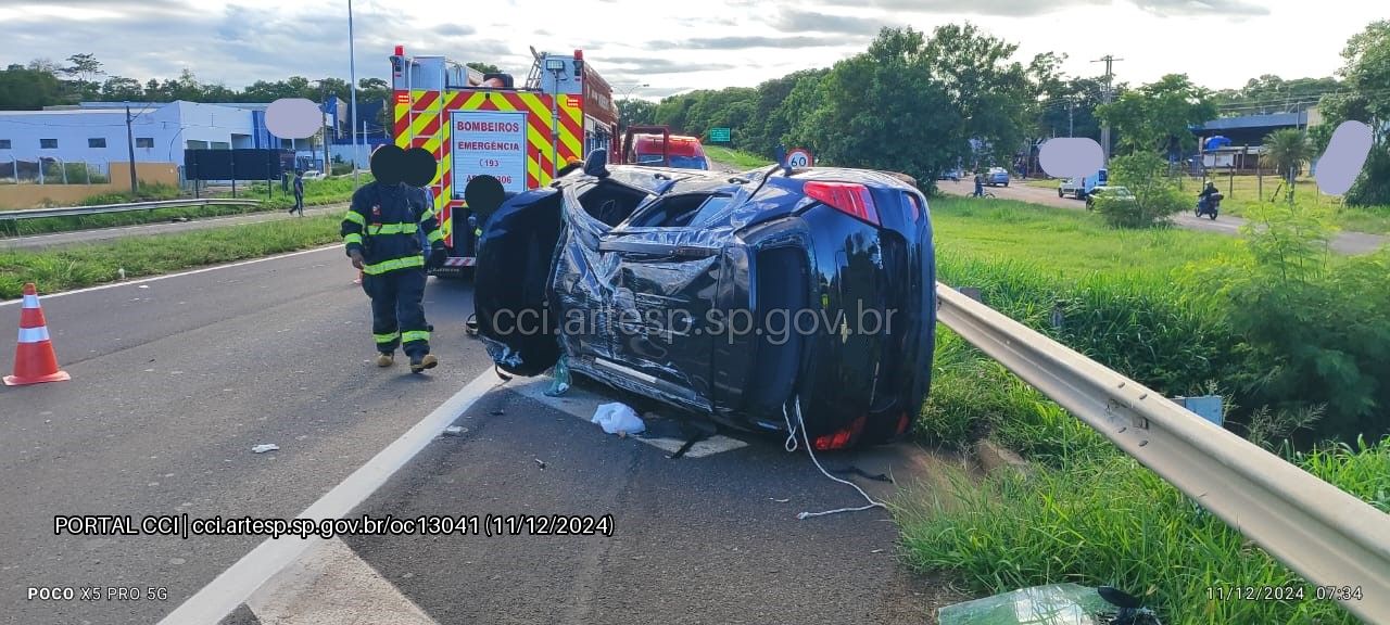 Capotamento de automóvel bloqueia rodovia SP-294 em Dracena; motorista está hospitalizado