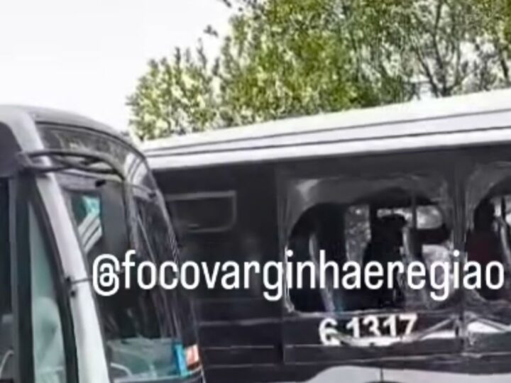 Colisão entre dois ônibus da Viação Grajaú é registrada na Cidade Dutra