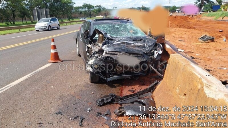 Acidente na Rodovia SP-255 deixa uma pessoa morta e outra ferida em Rincão