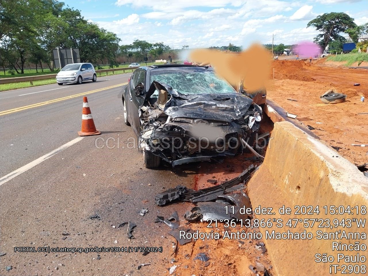 Acidente na Rodovia SP-255 deixa uma pessoa morta e outra ferida em Rincão