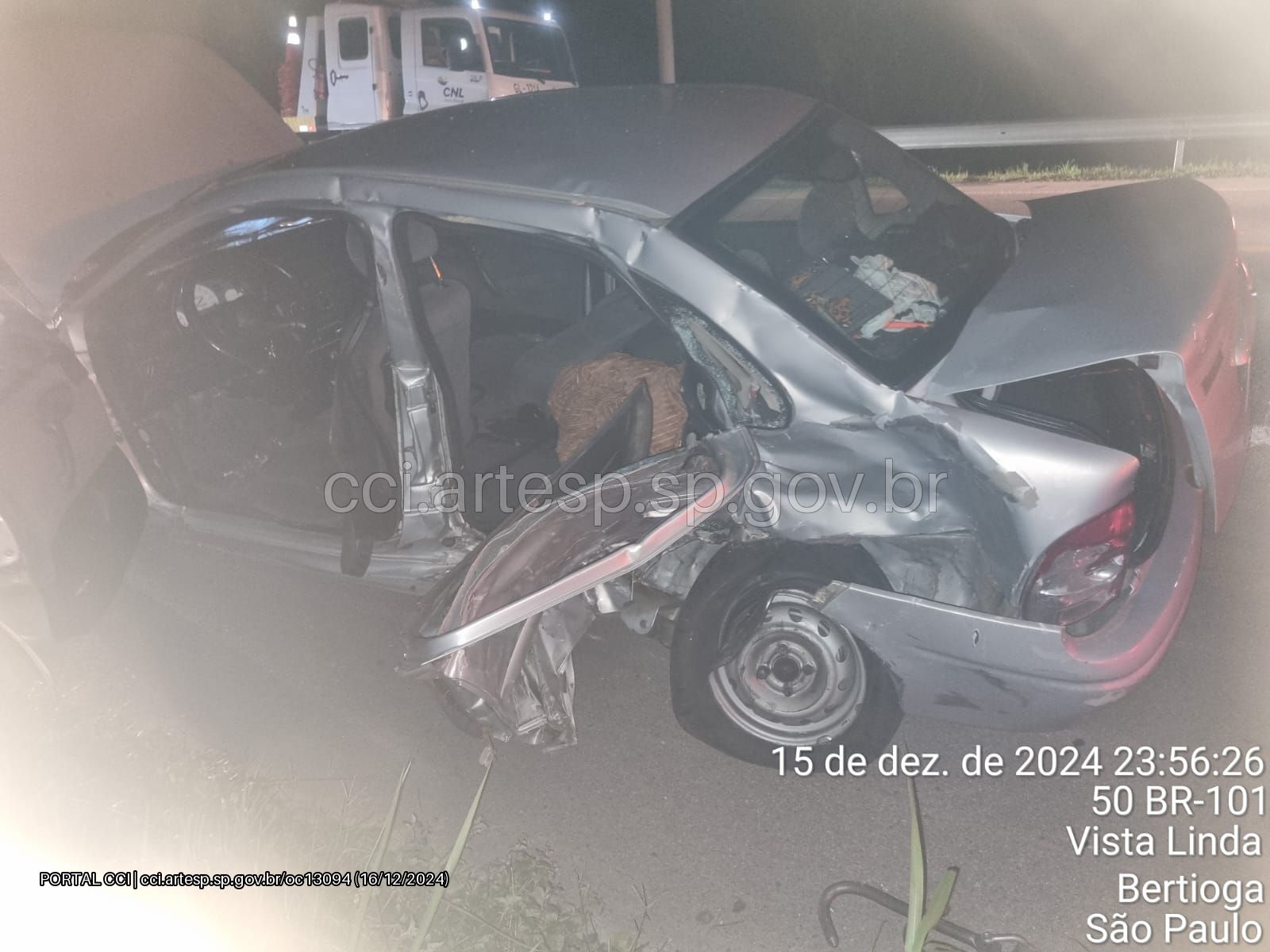 Grave acidente na Rodovia SP-055 em Bertioga deixa dois mortos e bloqueia via