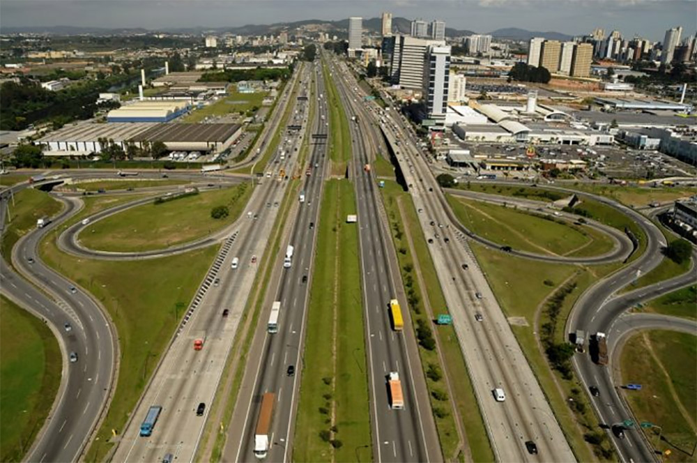 Feriado de Ano Novo registra fluxo de 3,14 milhões de veículos nas rodovias paulistas