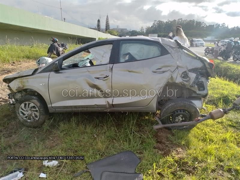 Acidente grave na Rodovia Ayrton Senna deixa motorista em estado crítico