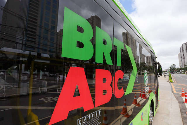 BRT-ABC será inaugurado em janeiro de 2026, anuncia governador em exercício