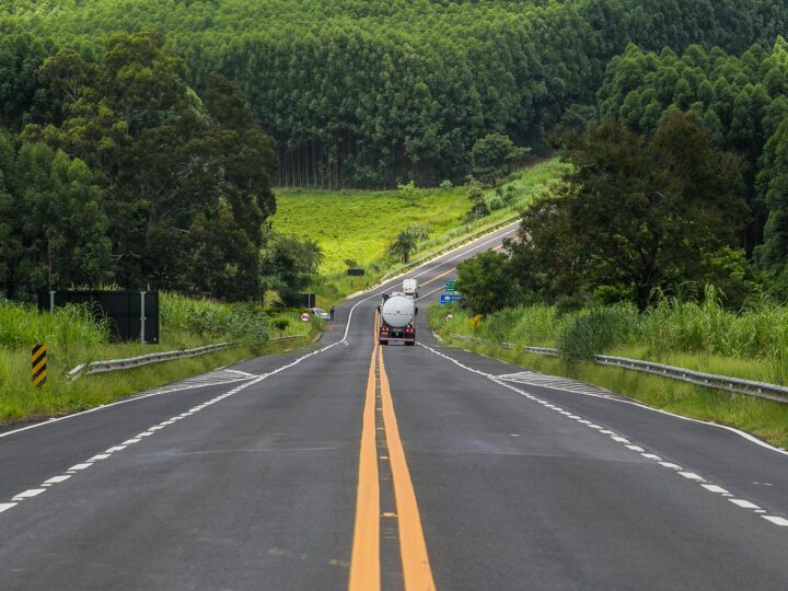 Mais de 1,5 bilhão de toneladas de lixo descartadas em rodovias concedidas no primeiro semestre