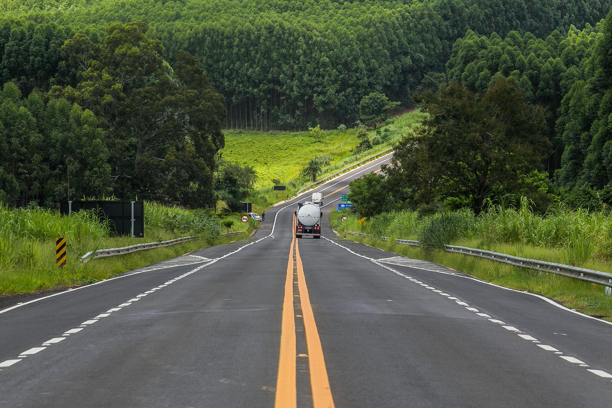 Mais de 1,5 bilhão de toneladas de lixo descartadas em rodovias concedidas no primeiro semestre