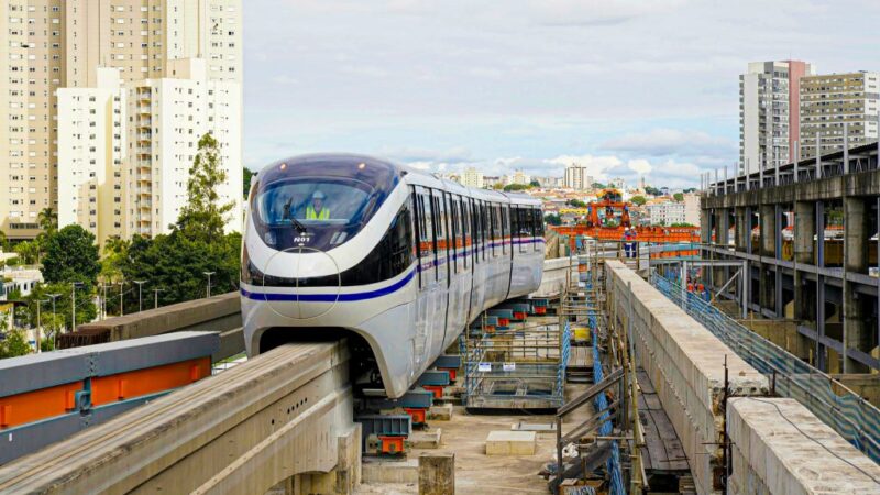 Trem da Linha 17-Ouro faz primeiro teste entre as estações Washington Luís e Brooklin Paulista