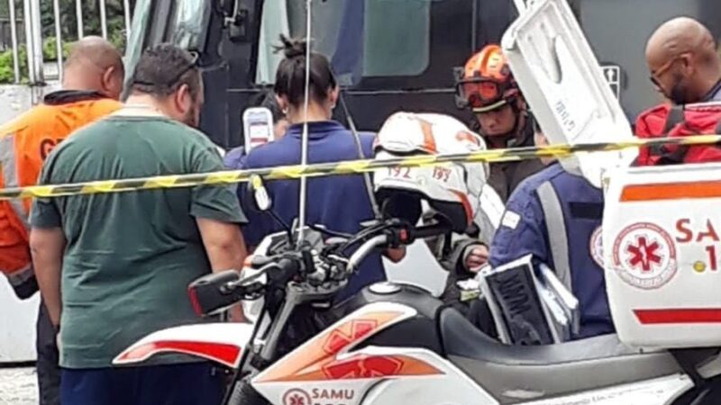 Motociclista fica gravemente ferido após colisão com ônibus na Zona Sul de São Paulo