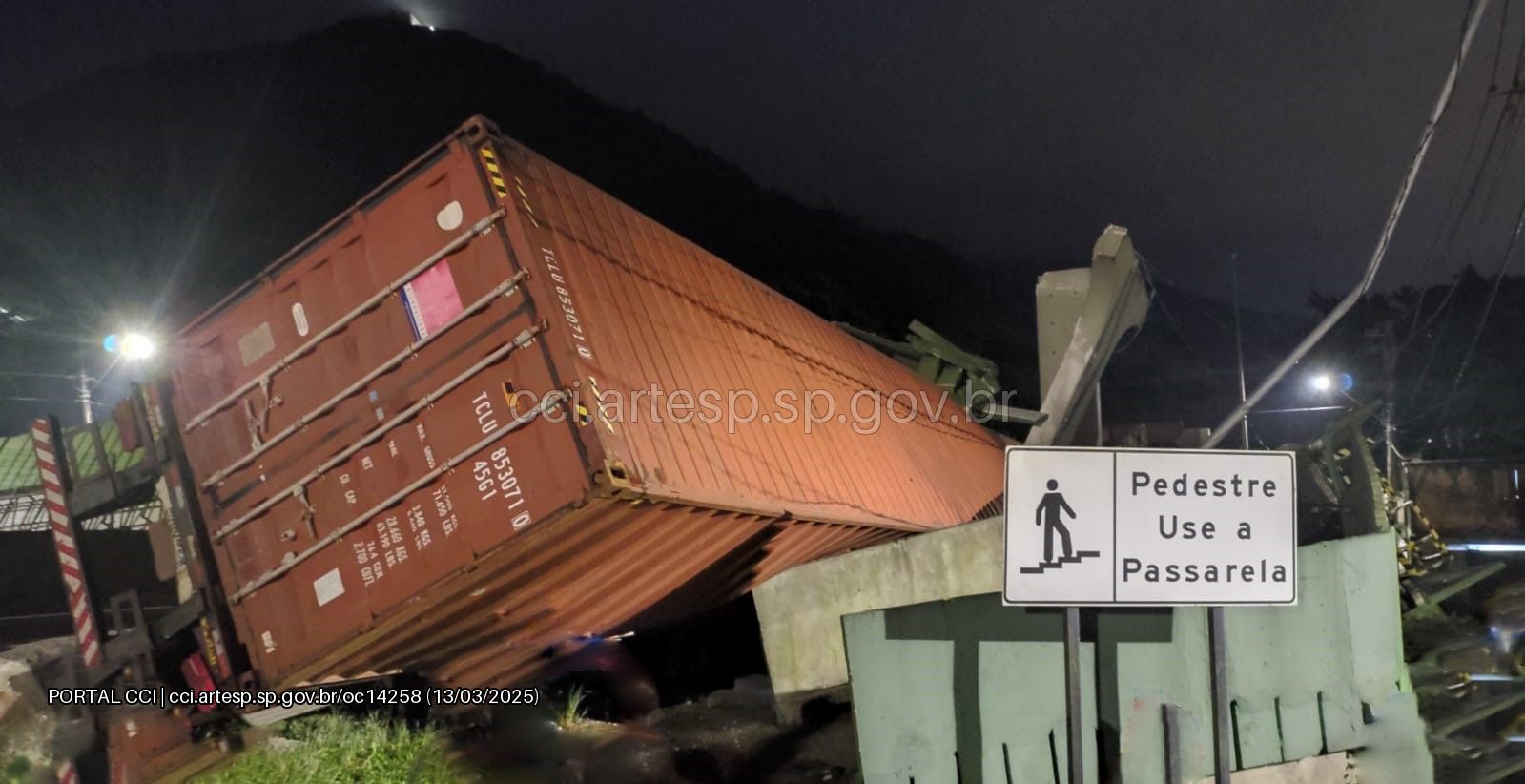 Acidente na Anchieta gera 29 km de congestionamento rumo ao litoral