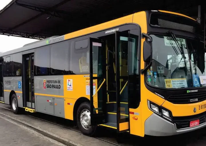 Polícia Federal investiga empresas de ônibus de SP por ligação com o PCC