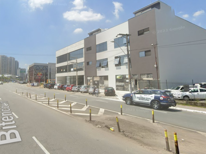 Mulher fica ferida após atropelamento por moto em Barueri nesta terça (15)