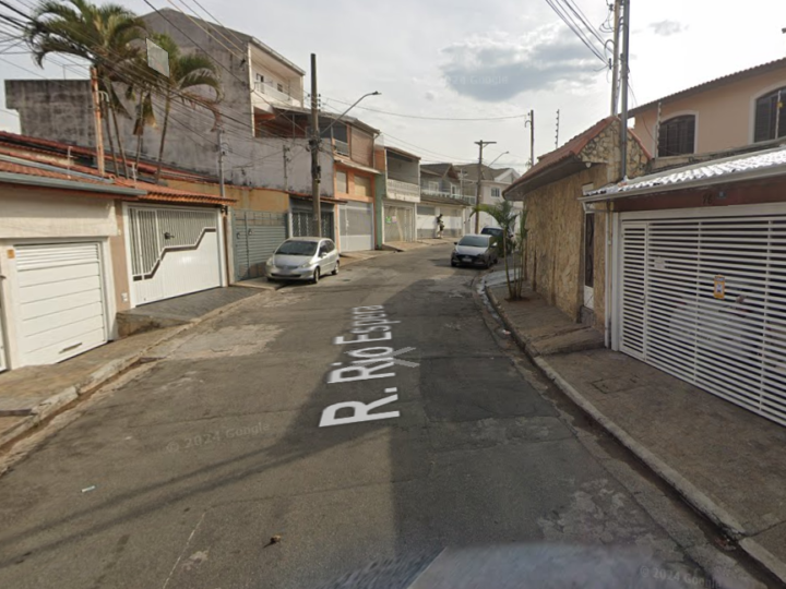 Acidente entre carro e moto deixa homem ferido em Guarulhos nesta terça (15)