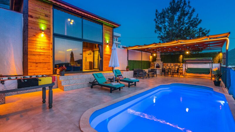 Áreas de lazer com piscina e churrasqueira: cuidados com o encanamento externo