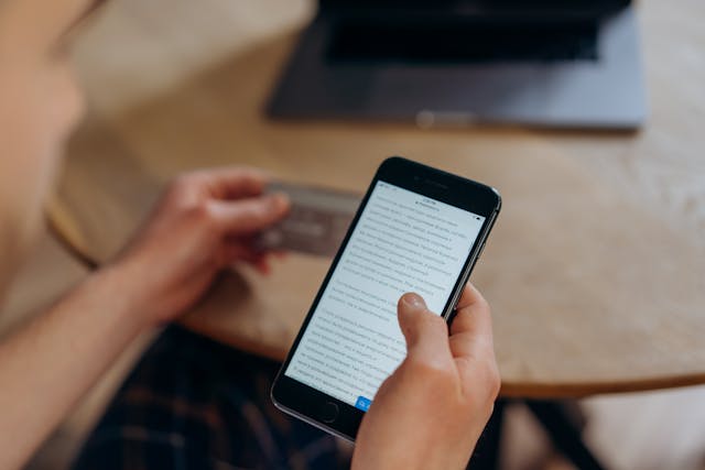 Leitura digital vs. leitura em papel: o que muda na concentração e aprendizado