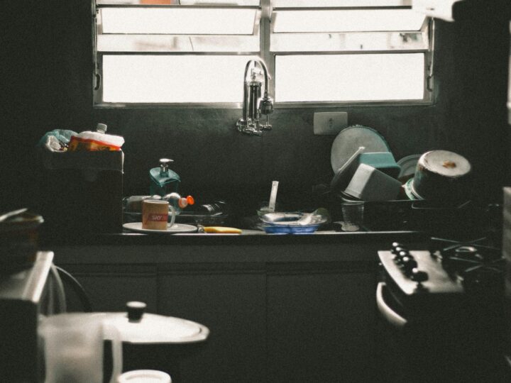 Entupimento: sinais de alerta que moradores costumam ignorar e os riscos para o imóvel