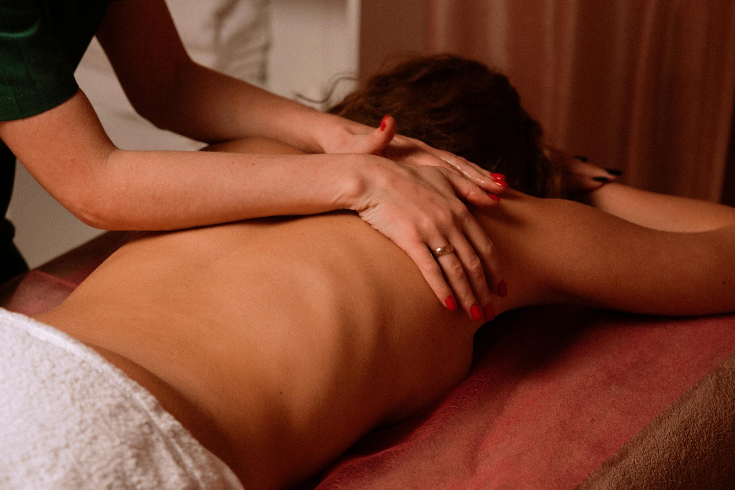 MASSAGEM LOMI LOMI HARMONIZA CORPO E MENTE