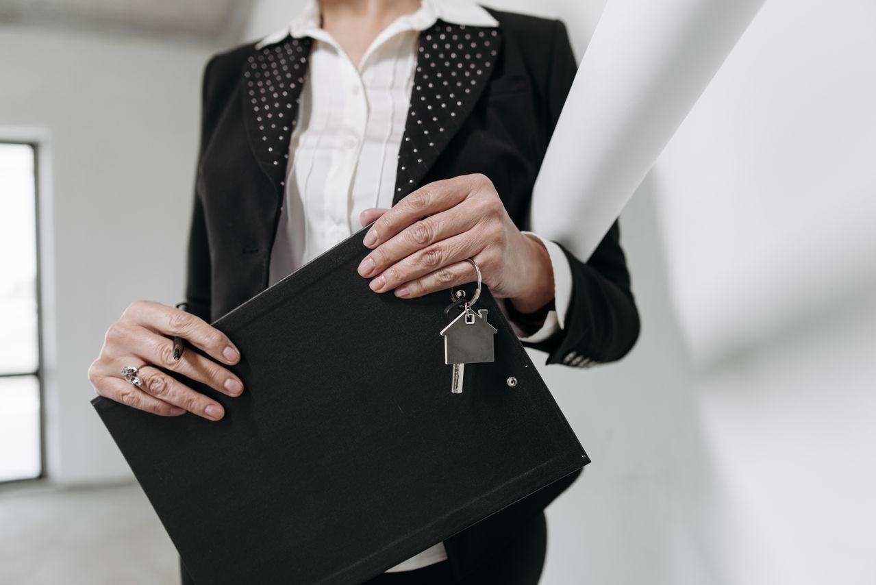 Consórcio imobiliário é seguro? Cuidados essenciais antes de assinar o contrato